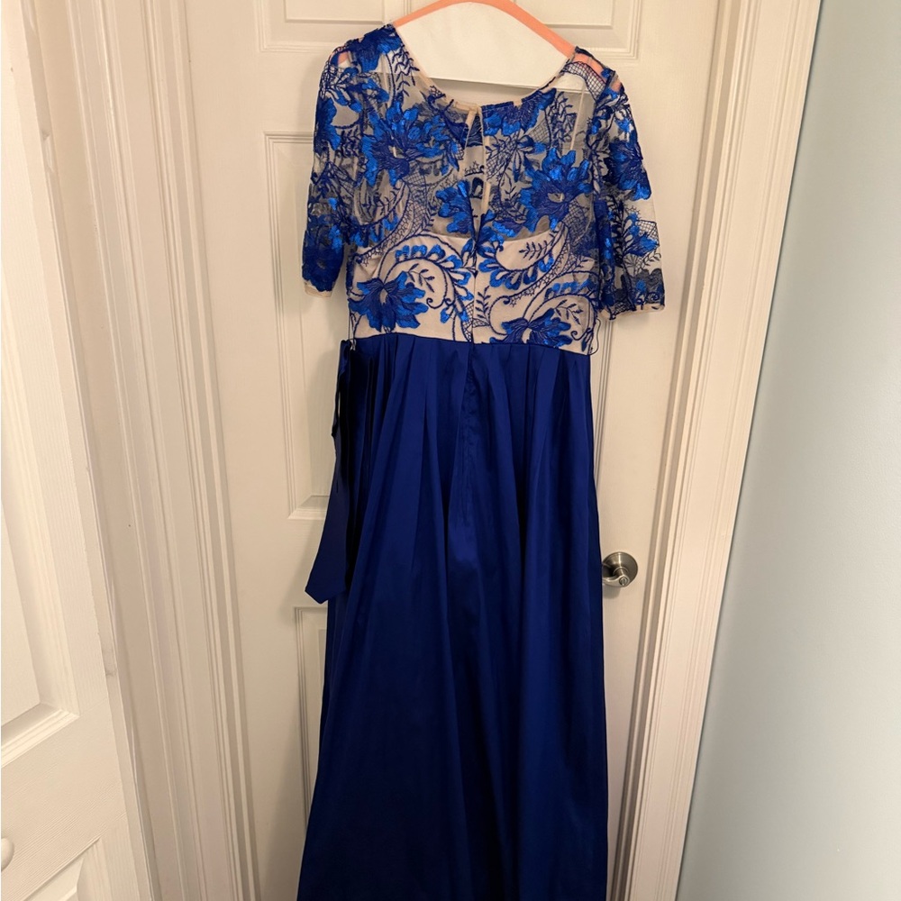 Adrianna Papell womens Short Sleeve Floral Lace Hi Lo Gown With Taffeta Skirt
